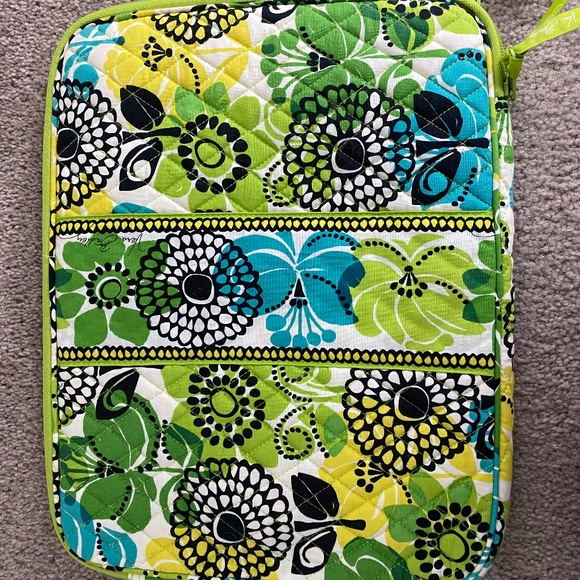 Vera Bradley 17” Laptop Case- Lime’s Up! - Picture 1 of 3